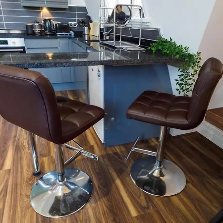 Pearl Chambers In Centre