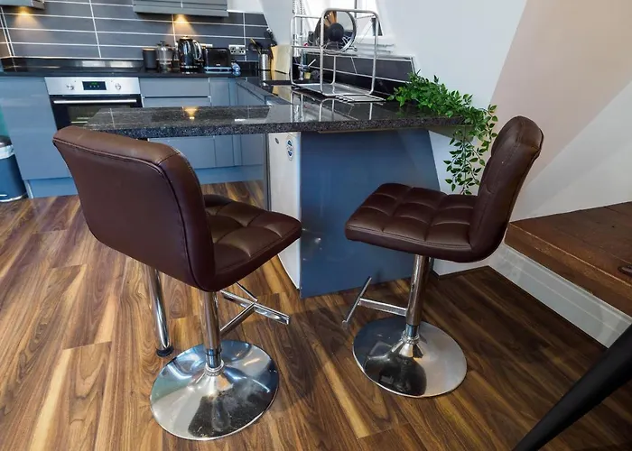 Pearl Chambers In Centre